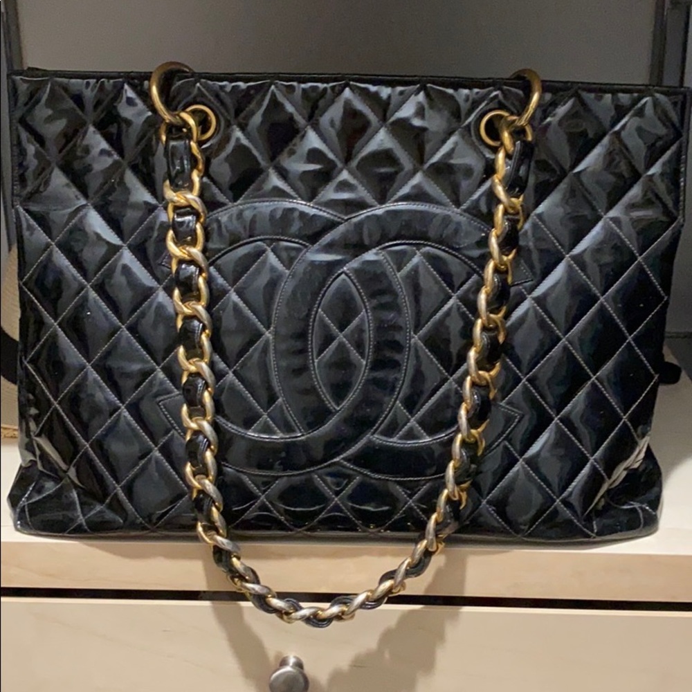 CHANEL Grand Shopping Tote Patent Leather